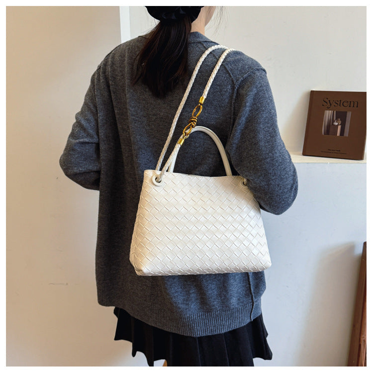 Retro Woven Shoulder Bag