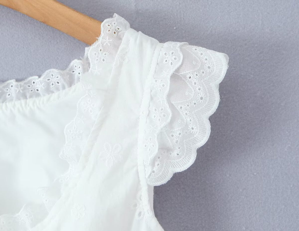 Retro Style Lace Skirt Outfit