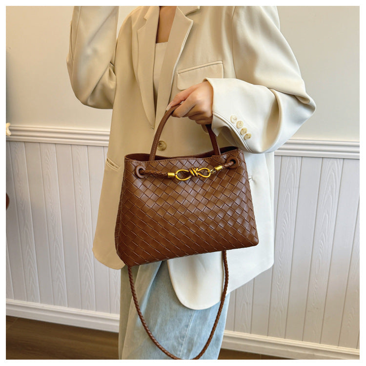Retro Woven Shoulder Bag