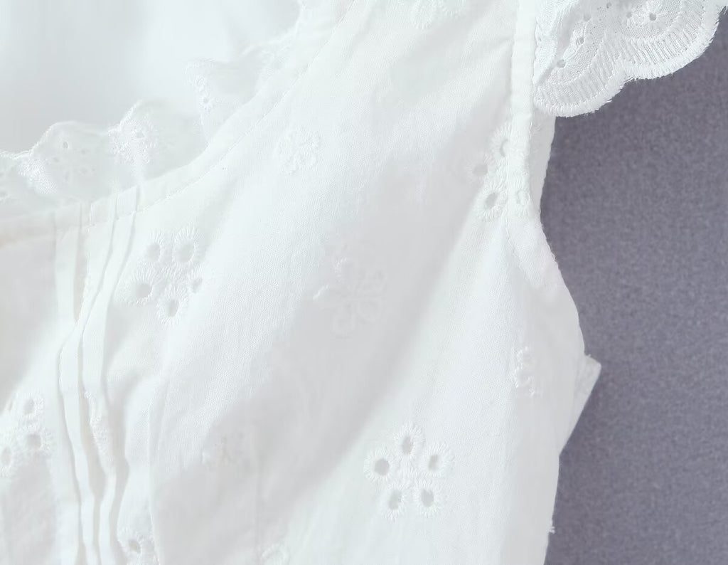 Retro Style Lace Skirt Outfit