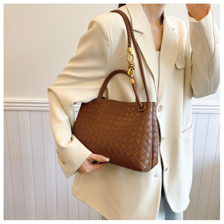 Retro Woven Shoulder Bag
