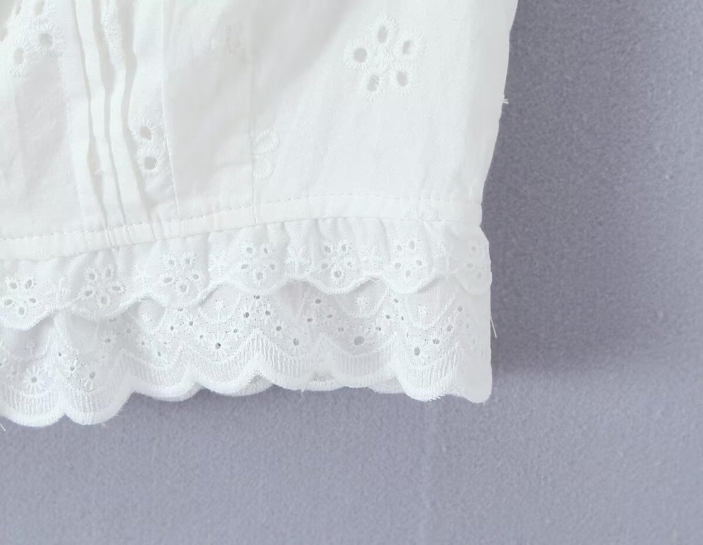 Retro Style Lace Skirt Outfit