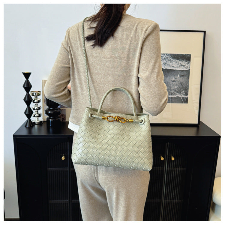 Retro Woven Shoulder Bag