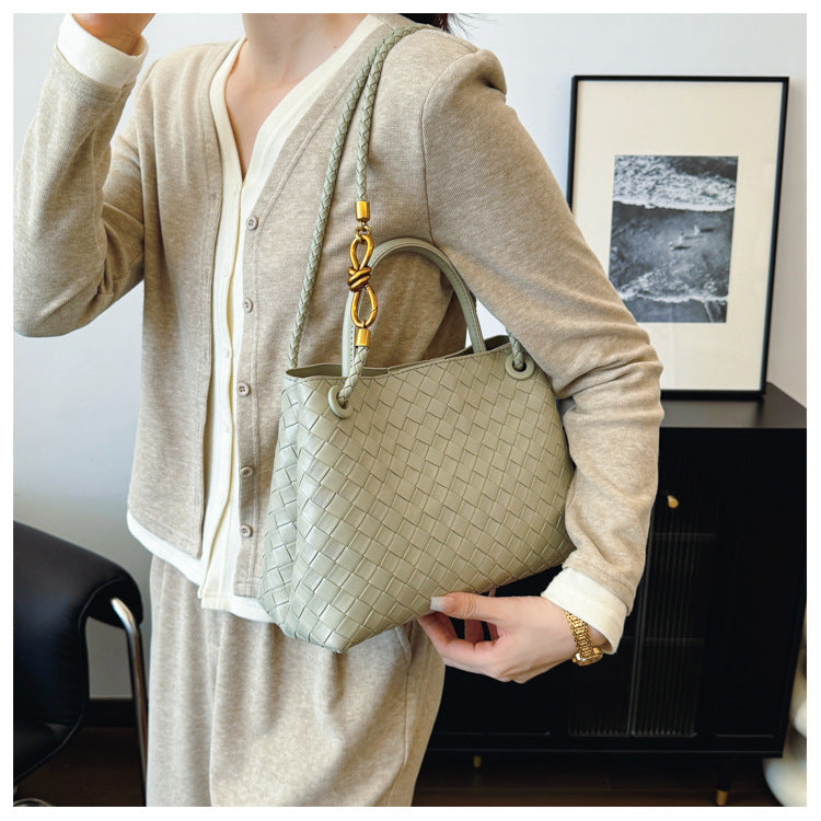 Retro Woven Shoulder Bag