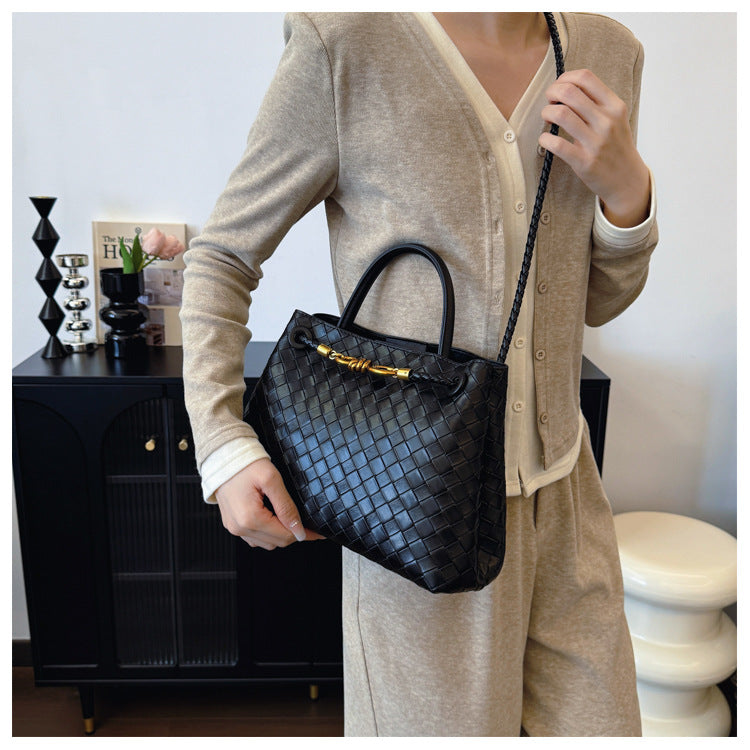 Retro Woven Shoulder Bag