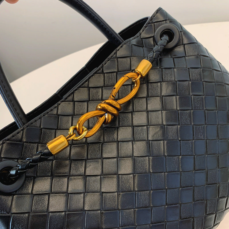 Retro Woven Shoulder Bag