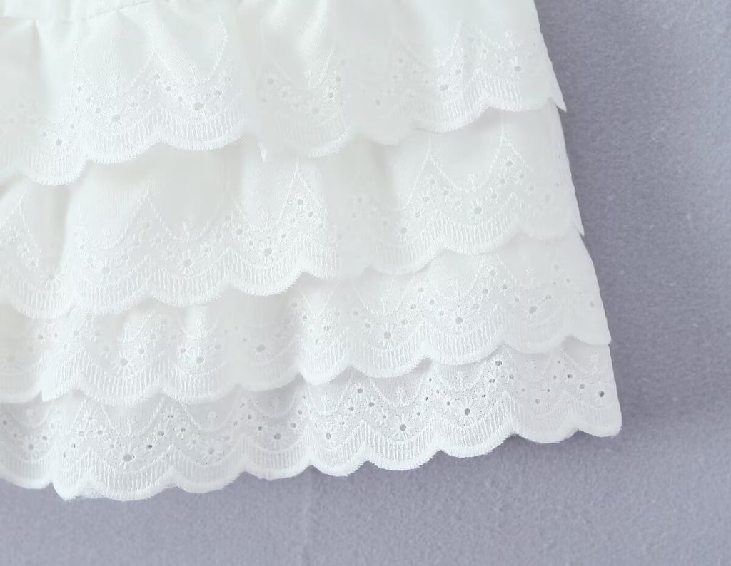 Retro Style Lace Skirt Outfit