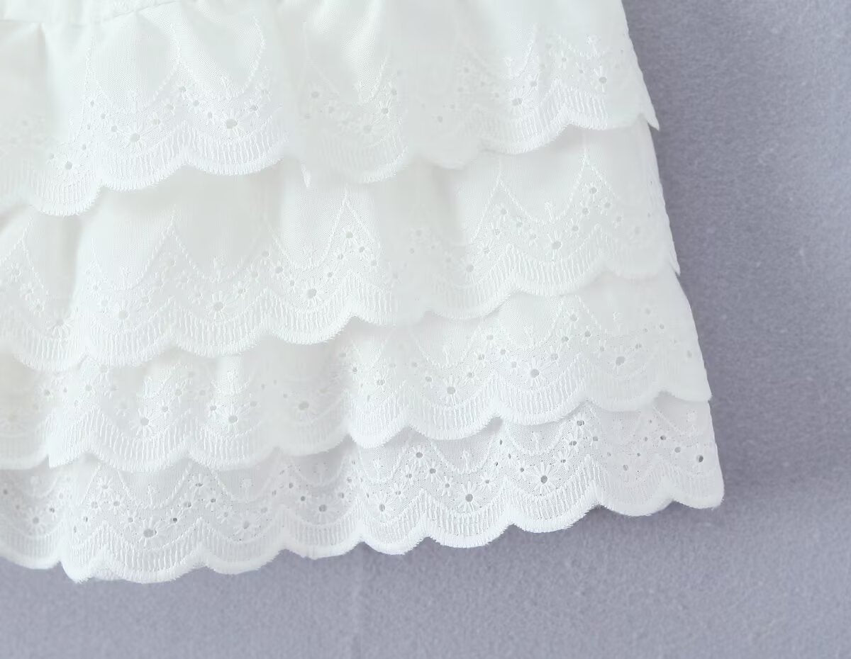 Retro Style Lace Skirt Outfit
