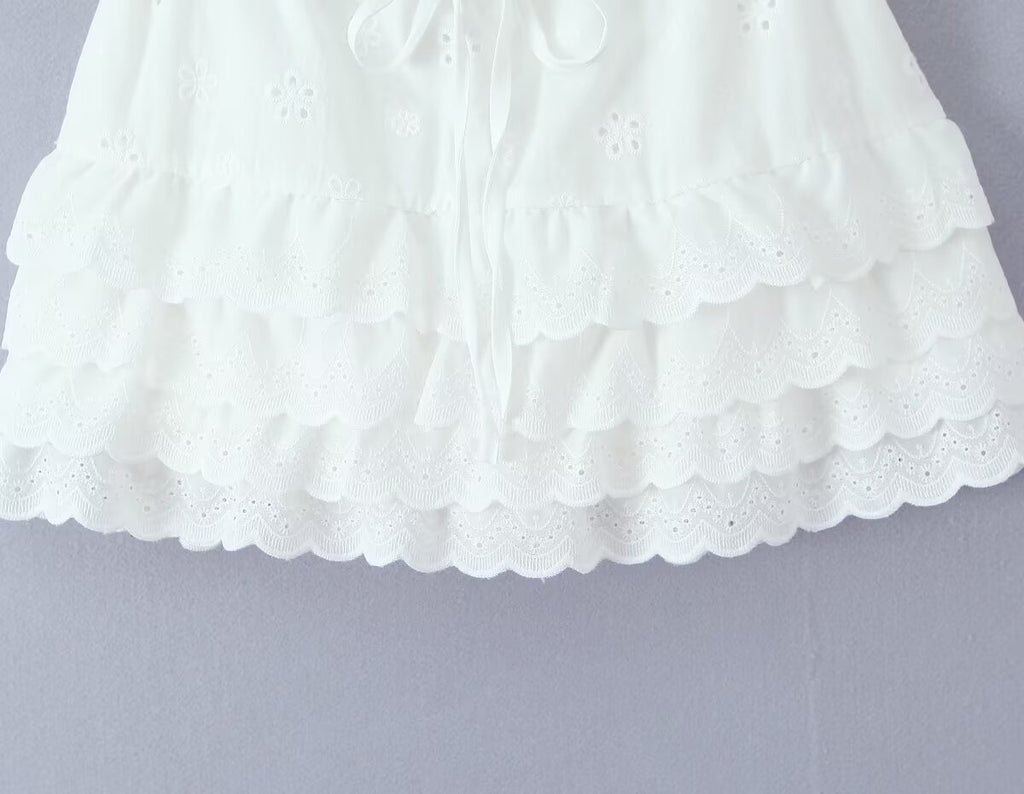 Retro Style Lace Skirt Outfit