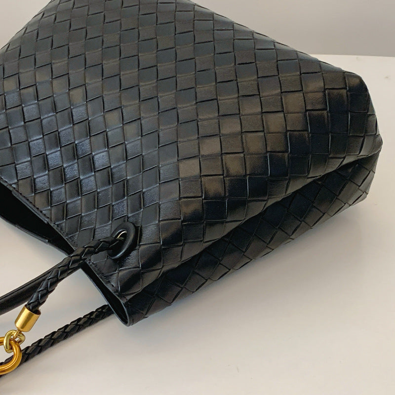 Retro Woven Shoulder Bag