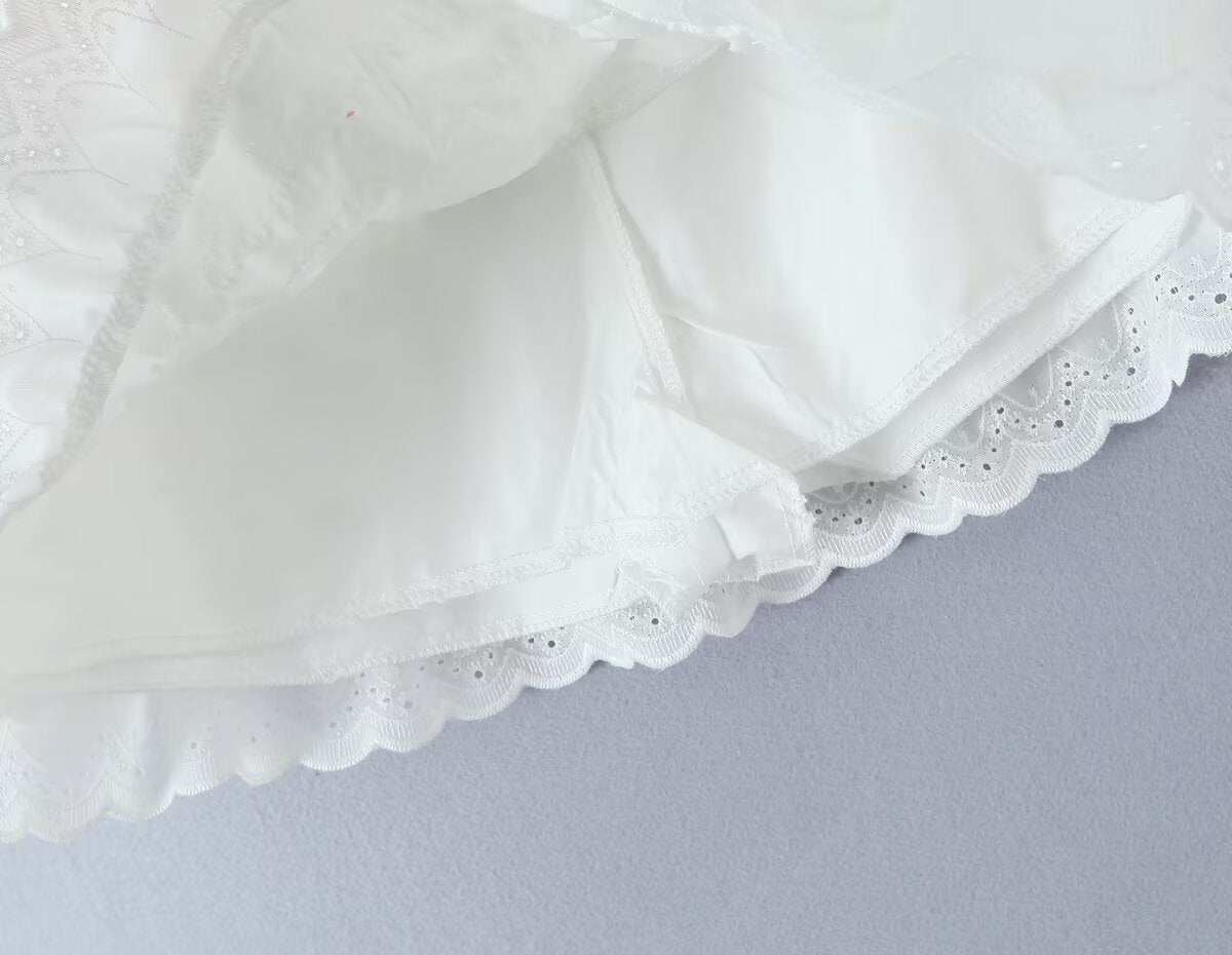 Retro Style Lace Skirt Outfit