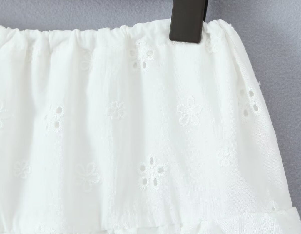 Retro Style Lace Skirt Outfit