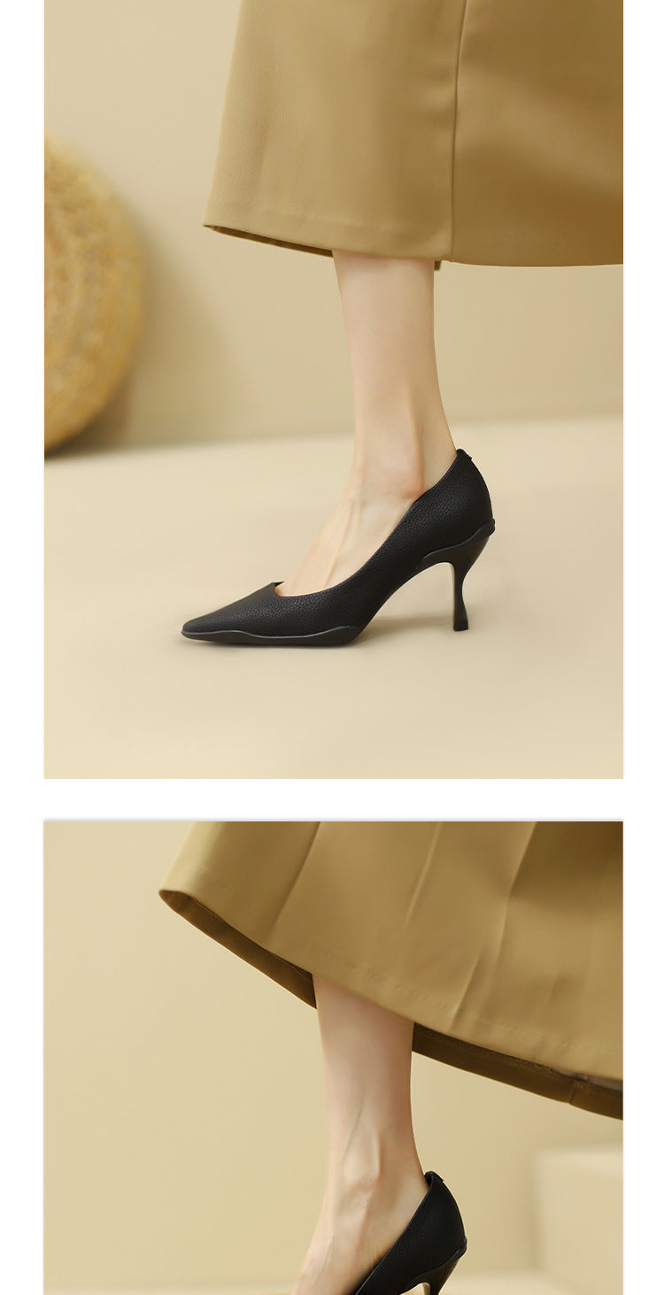The Noir Prestige Pumps