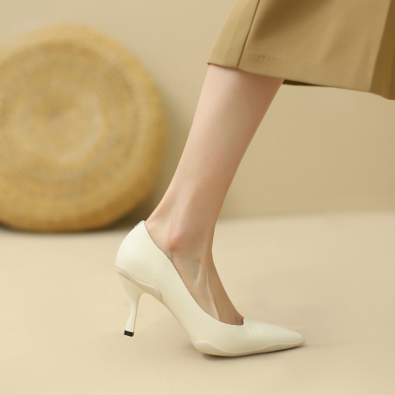 The Noir Prestige Pumps